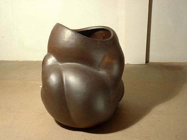 Jonathan Keep. Floor Pot